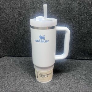 NWT Stanley Cup Quencher Flowstate Tumbler 30 Oz Glacier Blue